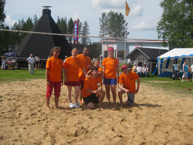 Voitto kotiin KylmÃ¤lÃ¤nkylÃ¤ssÃ¤ pidetystÃ¤ beachvolley-pelistÃ¤ 10.7.2010
